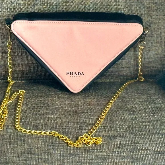 Prada Beauty Pink and Black Triangle Clutch/crossbody  With Stunning Gold chain - Picture 4 of 8
